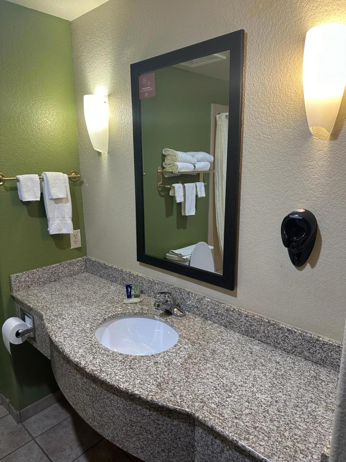 Sleep Inn & Suites At Six Flags San Antonio Ngoại thất bức ảnh